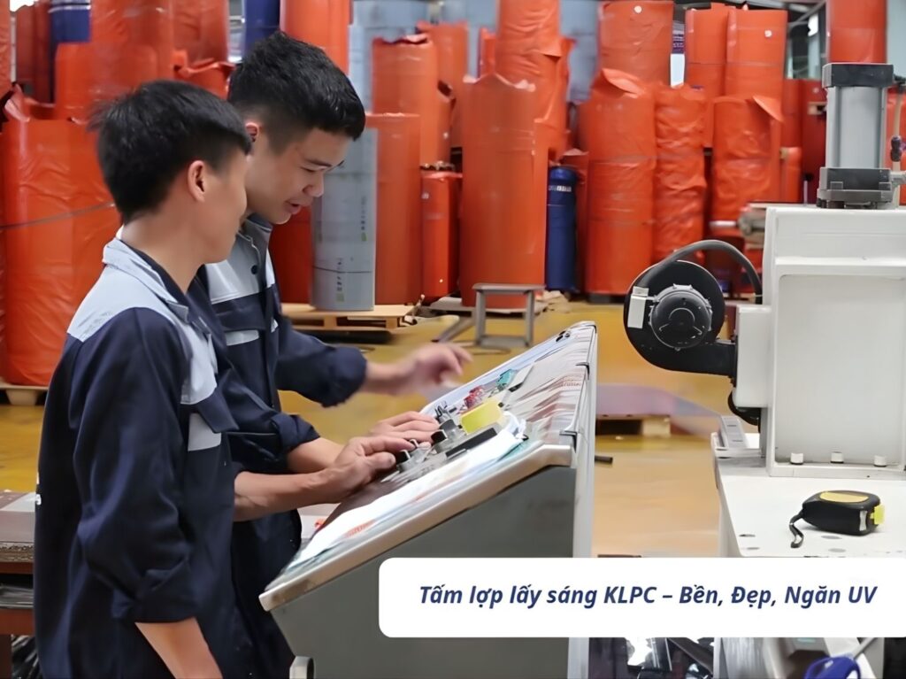 Tấm poly lấy sáng giá tận xưởng