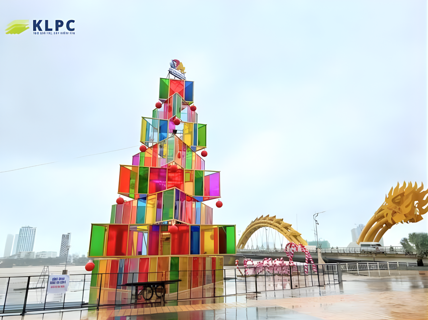 Tấm poly lấy sáng dạng đặc